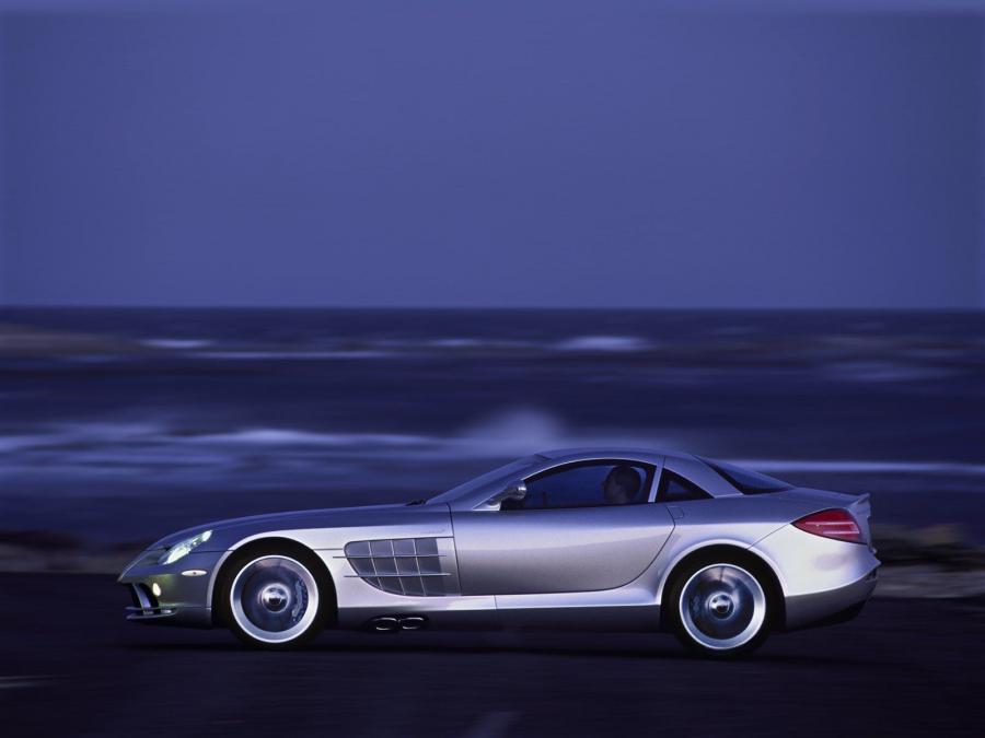  Mercedes-Benz SLR McLaren 2004 года  (фото 45 из 175)
